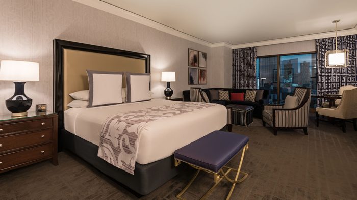 Burgundy queen room - Picture of Paris Las Vegas, Paradise