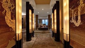 Take a peek inside the $25K suites at Caesars Palace